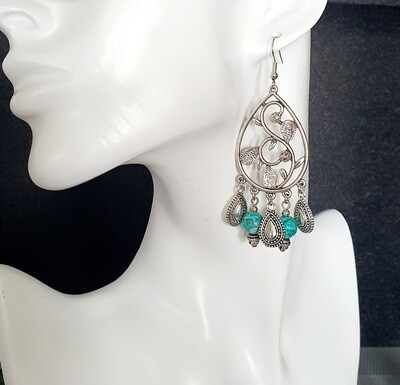 💐 Très jolies boucles d'oreilles Bohême gouttes et volutes. Perles turquoises. Fabrication artisanale. Modèle unique.