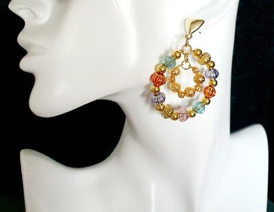 💝 Ravissantes boucles d'oreilles créoles dorées. Perles lanternes multicolores. Création artisanale. Exemplaire unique.