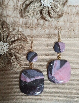 💝 Élégantes et rafinées. B.O carrées en argile Polymère châtaigne, rose poudrées,marbrées et poudre d'argent. Création artisanale. Modèle unique.