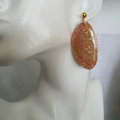 💖 Collection Bijoux de Fêtes 💖 Ravissantes B.O en argile Polymère rose mordoré,  marbrées et poudre d'Or. Création artisanale. Modèle unique.