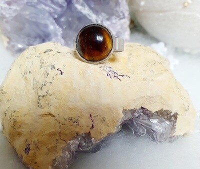 🤎 Bague acier inoxydable, ajustable. Cabochon bombé Diam.12mm en véritable Œil de tigre 🐯 de qualité. Création artisanale.